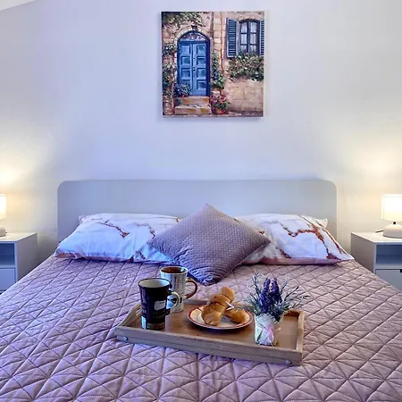 E & E Guest house