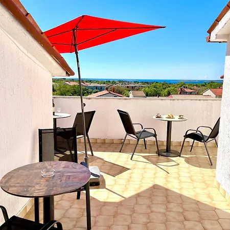 E & E Guest house *